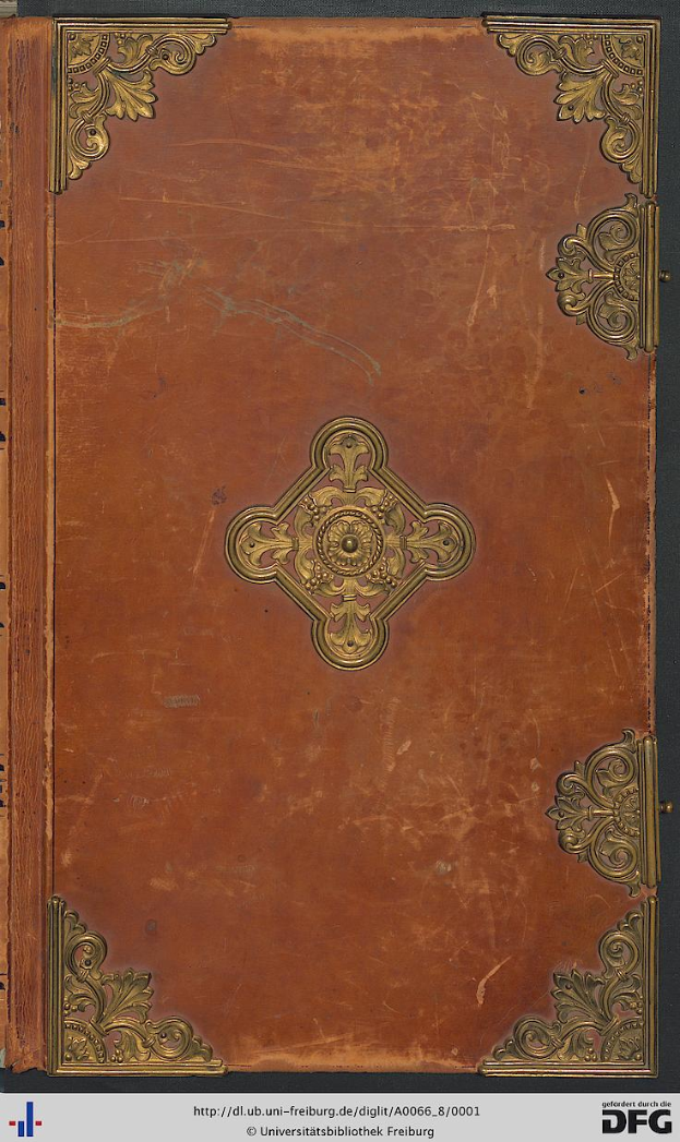 Ein altes Buch mit braunem Einband und goldener Prägung vor schwarzem Hintergrund, mit dem Text "universitätsbibliothek freiburg" unten.