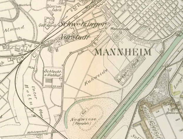 Ausführliche alte Karte von Mannheim, Deutschland, die Straßen, Gebäude, Sehenswürdigkeiten und Entfernungen in blauen, grünen und gelben Tönen zeigt.