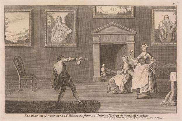 Zwei Personen spielen Tischtennis in einem Raum mit Kamin, Stühlen und gerahmten Fotos an der Wand; Text unten lautet "Die Abweichung von Battledore und Shuttlecock von einem Originaldesign in Vauxhall Gardens".